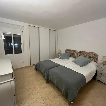 Lovely 2 Bedroom Near The Appartement *