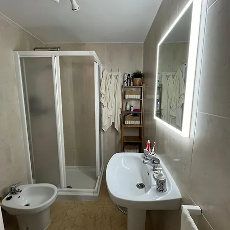 Lovely 2 Bedroom At 100 Meters From The Apartment *