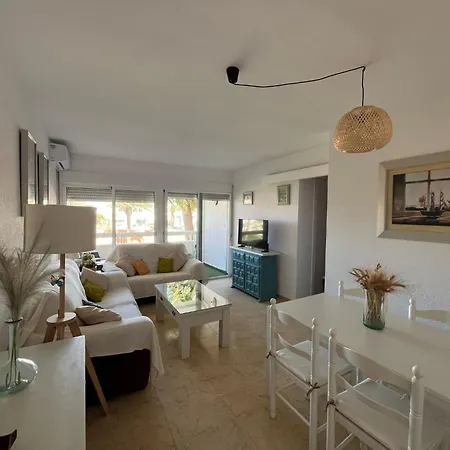 Lovely 2 Bedroom At 100 Meters From The Apartment *